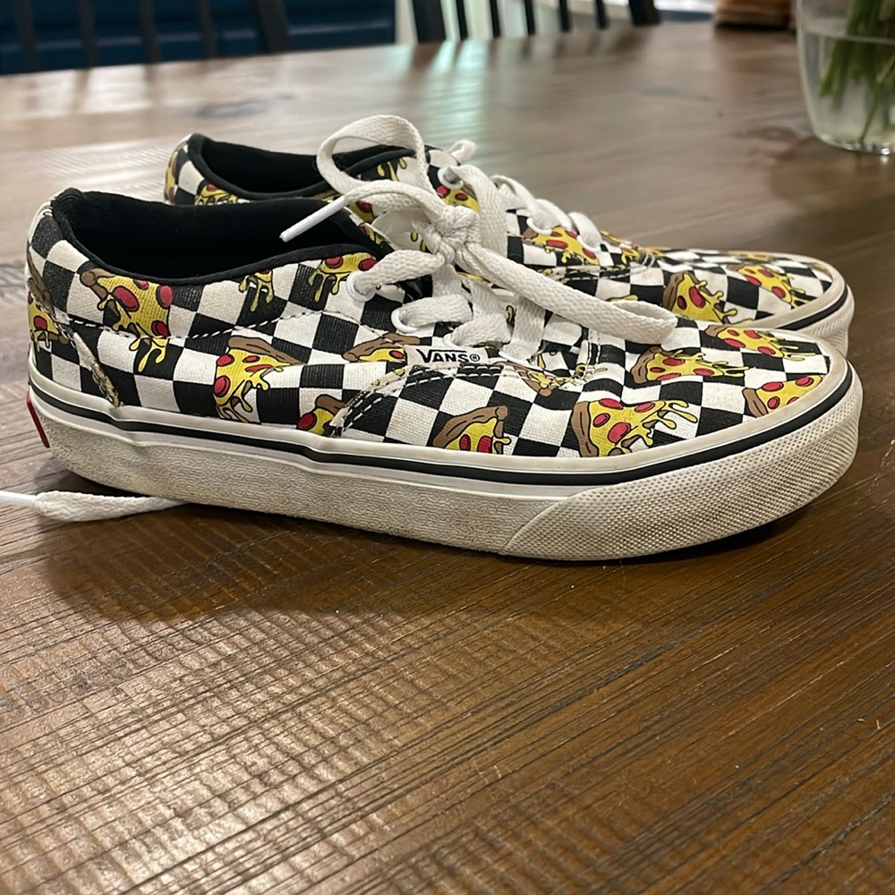 Gently used Kids vans size Youth 1